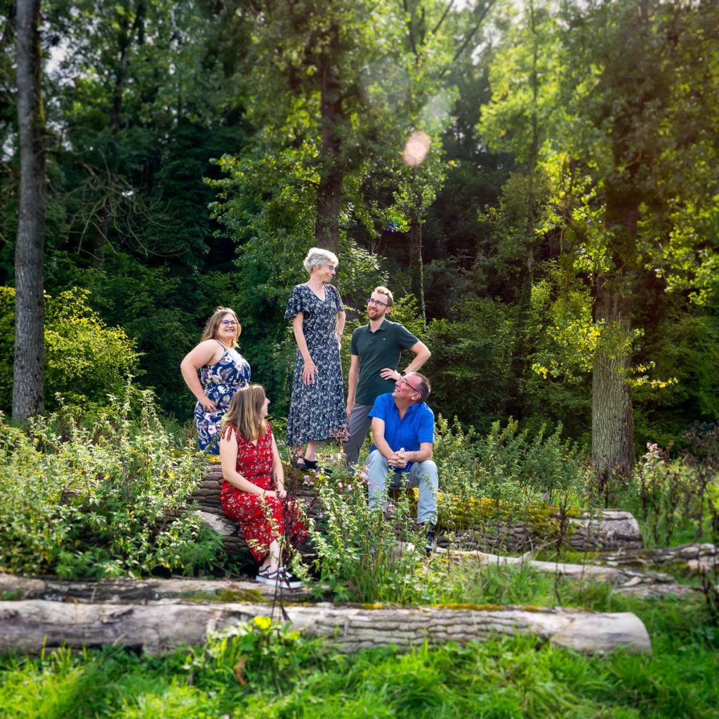 Familiefoto's in de natuur tijdens een foto-experience. DaphnedumoulinFotograaf